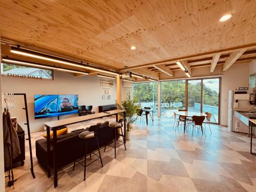 Yunoura Onsen Casa | 道後温泉本館まで車2分広々124m2貸切別荘大人数宿泊向