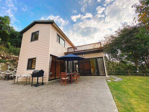 Emei Cabina | 雲彩小屋Clouds Camping House