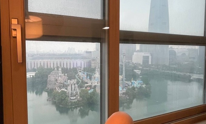 Songpa Apartamento | 롯데월드 타워 호수 4면통창+정면꽉찬 뷰 흔하지않은주차지원 전기차 O