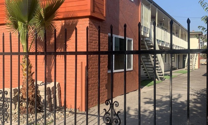 Civic Center Apartamento | 0.4 Miles to Stockton Arena,0.4 Miles to Memorial Civic Auditorium, Free Parking