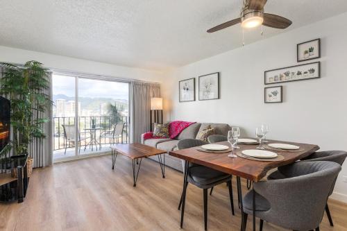 McCully - Moiliili Apartamento | 01 FREE Parking 10 min beach 2br-Waikiki Ala Moana