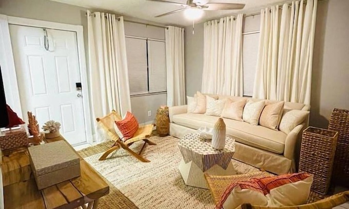 Harbordale Apartamento | 01 Wonderful Port Apartment #5 - 2 Bedroom
