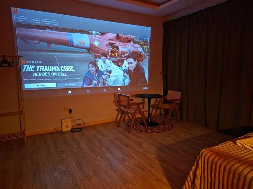 Taman Mount Austin Apartamento | 028 Projector Palazio Vintage House Netflix Wifi