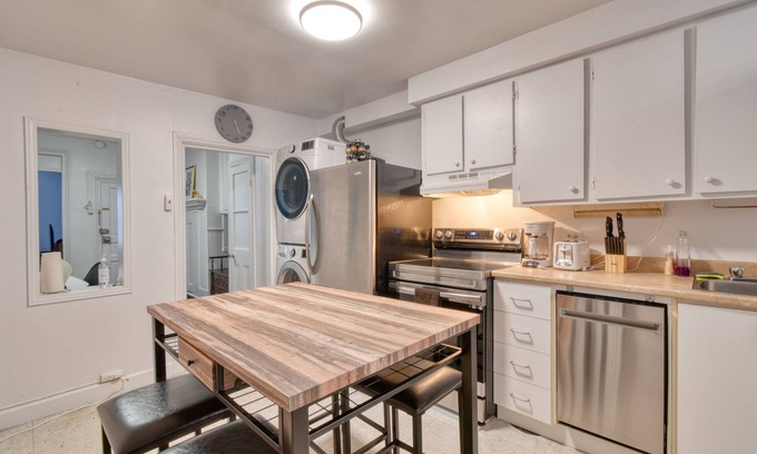 Haute-Ville Casa | 037 Next to the Parliament and the Grand Théâtre, apt.2 rooms + parking lot
