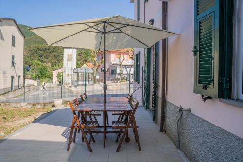 Sestri Levante Apartamento | 047B - Casa Le Grigue, tra le Colline e il Mare di Sestri a 10 Minuti di auto dal Mare