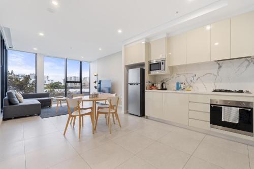 Mascot Apartamento | 04M New 1BR apartment near Airport and City with Free visitor parking