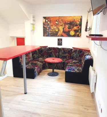 Razac-sur-l'Isle Apartamento | 05 - Très joli 3 pièces neuf 2 chambres, logement tout équipé pour 1 à 4 personnes maximum, vue sur jardin avec parking privatif, grand fourgon possible, tout le linge de maison est fourni
