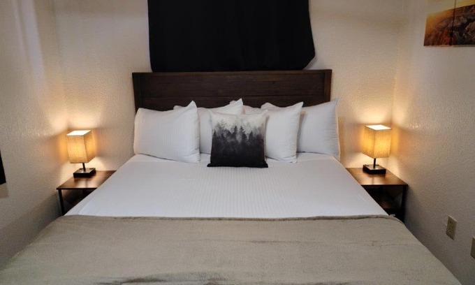Valle Apartamento | 069B Comfortable Suite with Kitchenette and King Bed near South Rim sleeps 4