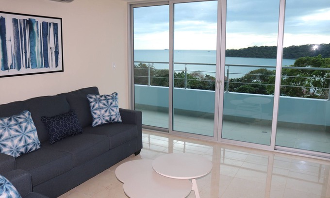 Playa Bonita Village Apartamento | 06E Piso a Techo Vista al Mar Resort Panamá