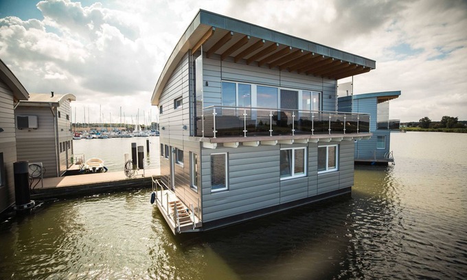 Kroeslin Casa | 08. floating houses (105 m²) Thalassa - Floating house no. 11 with fireplace