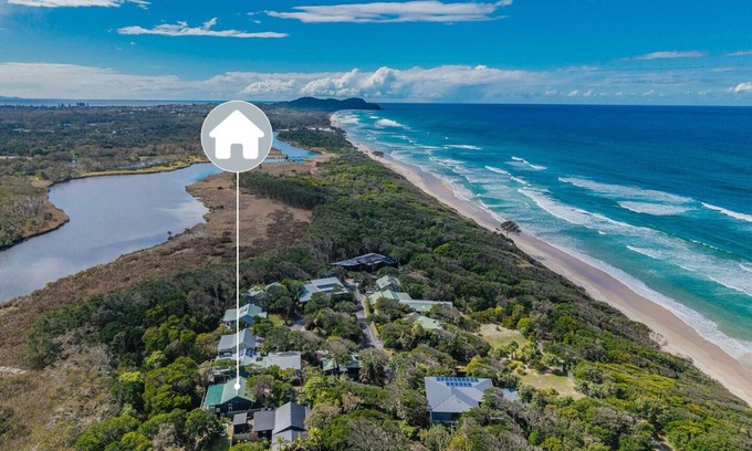 Suffolk Park Casa | #08 Tallow Sands - Sandcastle Beach House