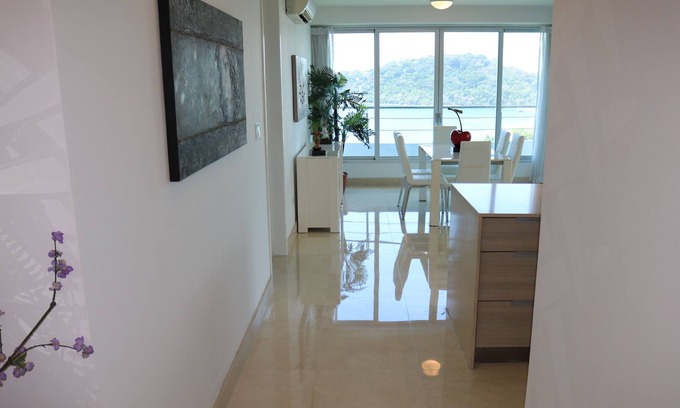 Playa Bonita Village Apartamento | 08A Stunning Rooftop Pool, Views of Canal/Ocean