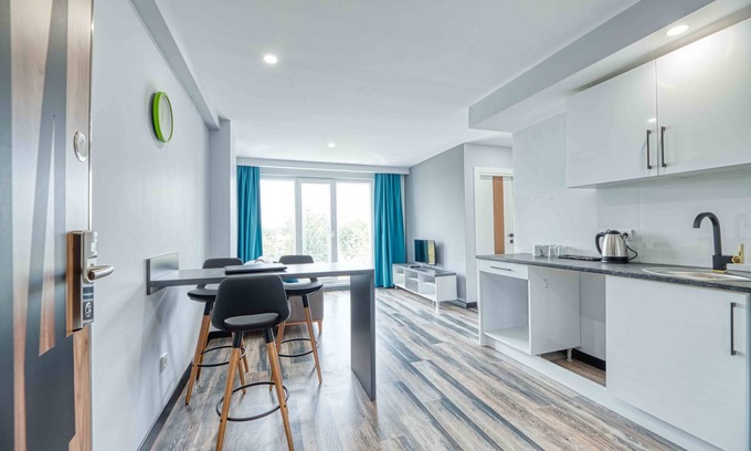 Atasehir Apartamento | 1+1 Flat Located In Aesthetic Centers Area In Ataşehir