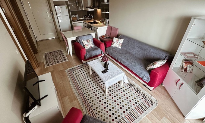Basaksehir Apartamento | 1+1 Modern Residence in Medikule with City View