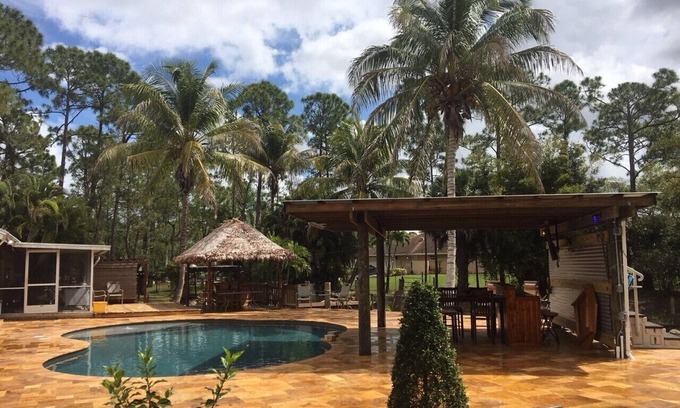 Hunt Club Apartamento | In-Law suite 1/1 resort style pool & tiki hut cerca de Wellington Winter Equestrian