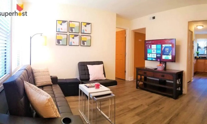 Chinatown Condominio | 1 #12 - 2 Bedroom / 1 Bath Condo near McCormick Place, Wintrust Arena, Chinatown