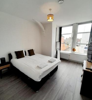 Desborough Apartamento | 1 & 2 Bed Apartments - Desborough, Kettering, Sleeps Upto 2 & 3, Free Parking, Family, Relocation, WIFI, Gateway