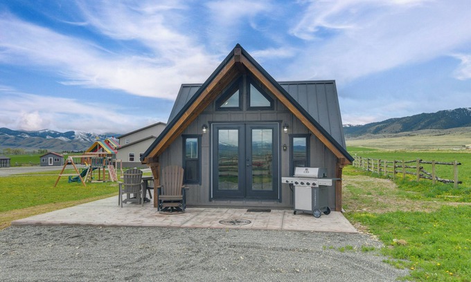 Alder Cabina | 1/2 Mi to Ruby River: Cabin w/ Trail Access!