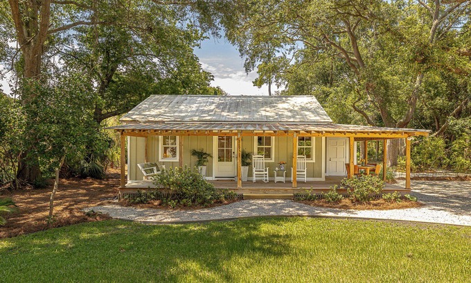 Saint Simons Island Casa | 1.2 mi. to the Beach & .5 mi. to the Village!