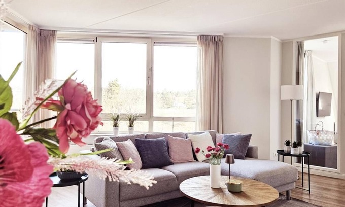 Nes Apartamento | 1 - 4 Personen 1. Etage, Haustiere Willkommen Balkonausrichtung Nach Osten mit Freier Aussicht in die Dünen 2 Schlafzimmer, 1 Badezimmer mit Dusche und Badewanne, WC Separat