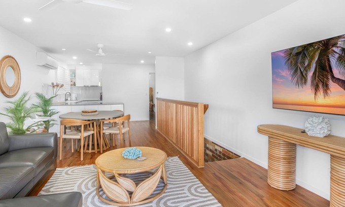 Rainbow Beach Apartamento | 1/46 Manooka Drive - Rainbow Beach. Aircon. Ocean Views.