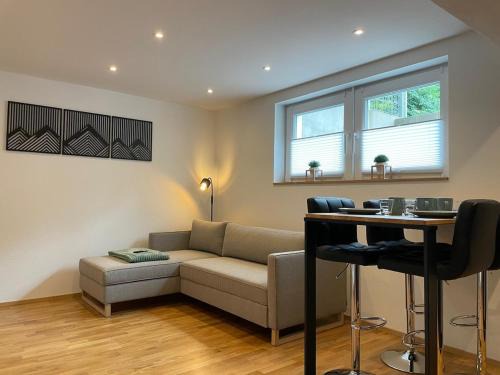 Flintsbach A. Inn Apartamento | 1,5-Zimmer, Top ausgestattet, 4 Pers, Souterrain, Self Check-in, Parkplatz, Netflix & Amazon Prime