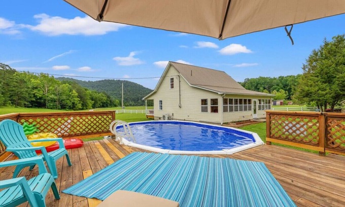 Clay City Apartamento | 1,600 Acres | Pool | Pond | Fishing | | WiFi near Red River Gorge, KY!