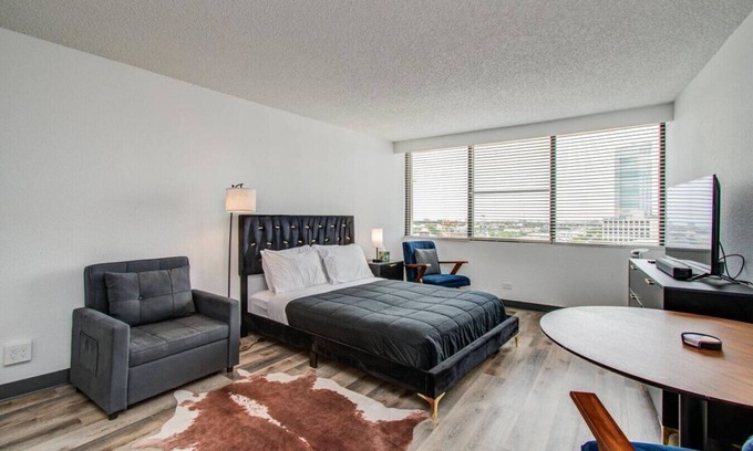Greenway Plaza-Upper Kirby Apartamento | 1 Bd Studio Apt|Pool|Gym|Game Room|City Views
