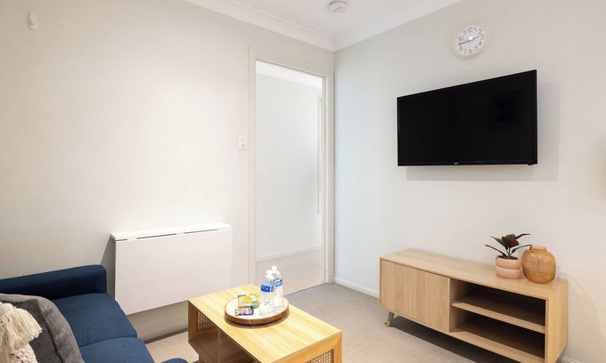 Sunnybank Apartamento | 1 Bdr Apt! Train! Parking! Restaurants! 5144D1