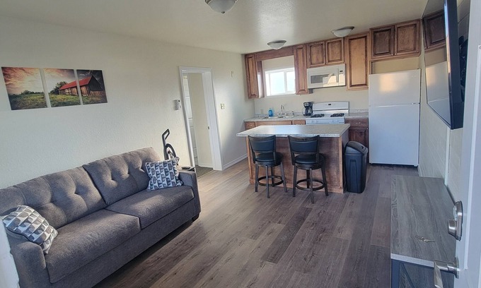 Rawlins Apartamento | 1 bed .75 bath Apartment B