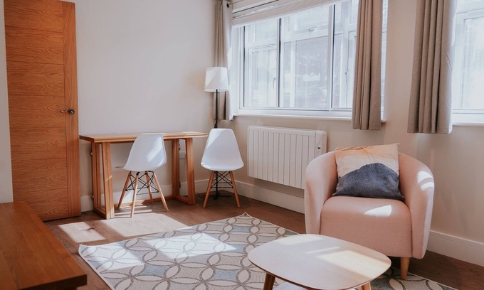 Horsham Apartamento | Apartamento-Grande-Baño Privado-Vista a la Calle