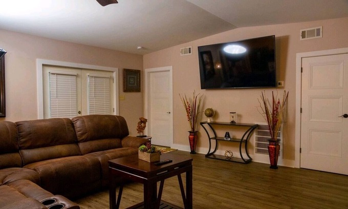 Sunset Cabina | 1 Bed/Bath House Rental at Astros in Sunset, LA. EXT 11 I-49