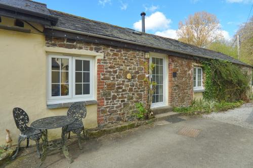 Holsworthy Casa | 1 Bed Cottage - Hot Tub Pool Wifi Pets