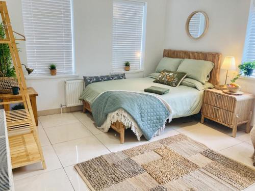 Eglinton Apartamento | 1 Bed Flat - Sleeps 2 - Pets - Parking - Garden