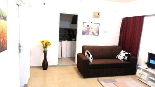 Accra Casa | 1 Bed House Private Compound with Off Road Parking