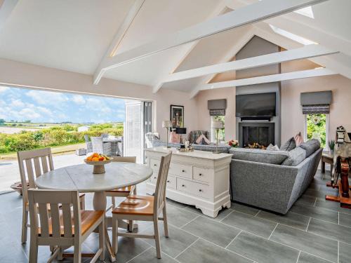 Eaglesham Casa | 1 Bed in Eaglesham 83392
