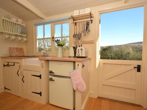 Ammanford Casa | 1 bed in Llandyfan 65190