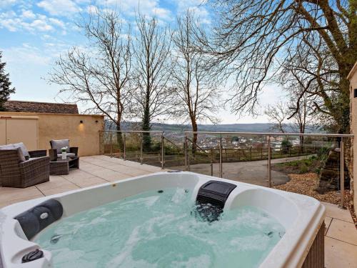 Ozleworth Casa | 1 Bed in Wotton-under-Edge 91936