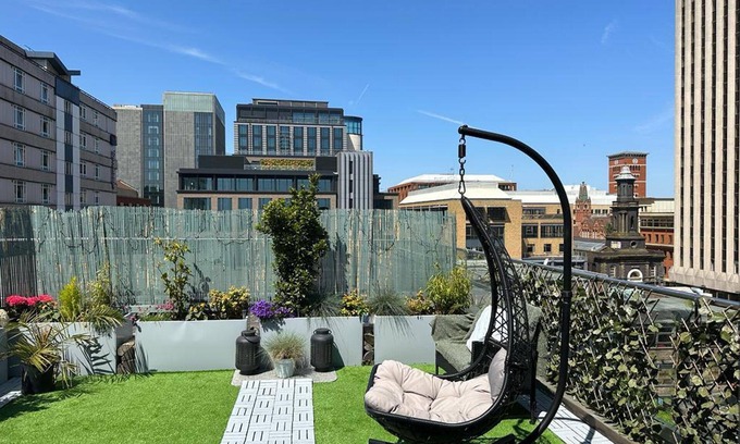 The Westside Apartamento | Unique Penthouse With Jacuzzi & Garden