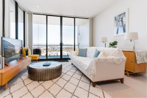 City East Apartamento | 1-Bed with Amazing Views, Pool, Gym, BBQ & Parking