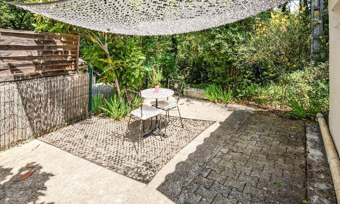 Saint-Paul-Trois-Chateaux Casa | 1 bedroom accommodation in ST PAUL TROIS CHATEAUX