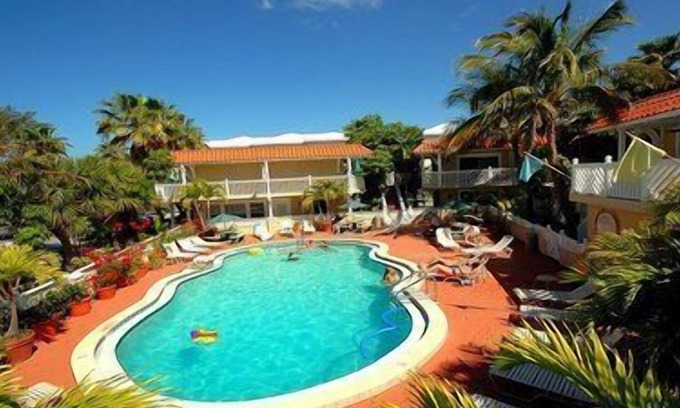Bradenton Beach Hotel | 1 Bedroom 1 bathroom. 1st floor. Pet Friendly. Small / Medium Dogs. NO CATS