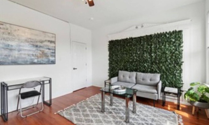North Philadelphia Casa | 1 bedroom 1 bathroom within walking distance Temple University Hospital