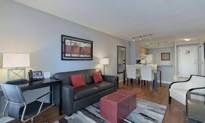Hurontario Apartamento | Skymark - Listo para mudarse cerca del cuadrado uno