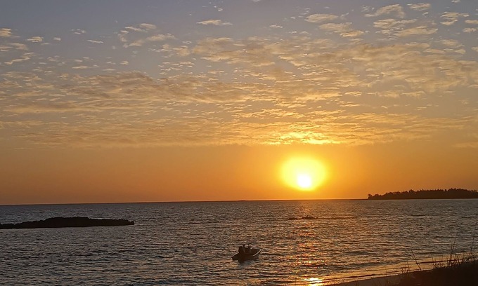 Rokers Point Apartamento | 1 bedroom 1 bathroom beach house, beach right at your door steps