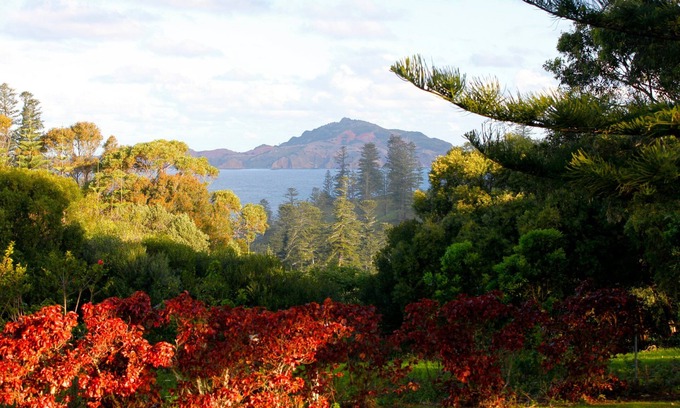 Norfolk Island Chalet De Esquí | 1 bedroom 2 bathroom house with wide verandah, sea views, incl car