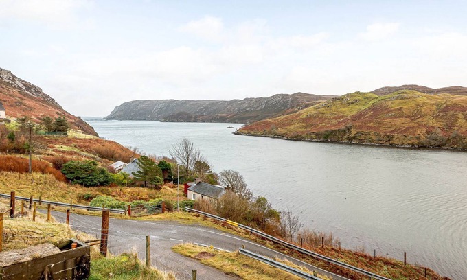 Lewis and Harris Cabaña | 1 bedroom accommodation in Grabhair, Isle of Lewis