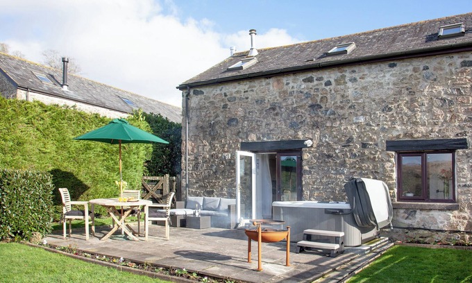 Clearbrook Cabaña | 1 bedroom accommodation in Cadover Bridge