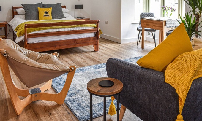 Boxgrove Cabaña | 1 bedroom accommodation in Chichester