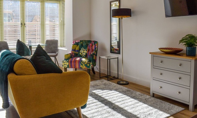 Boxgrove Cabaña | 1 bedroom accommodation in Chichester